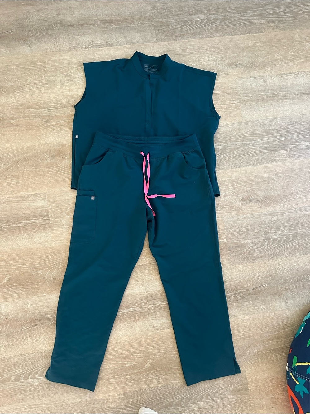 FIGS scrub sets! Kade cargo bottoms! Rafaela top!